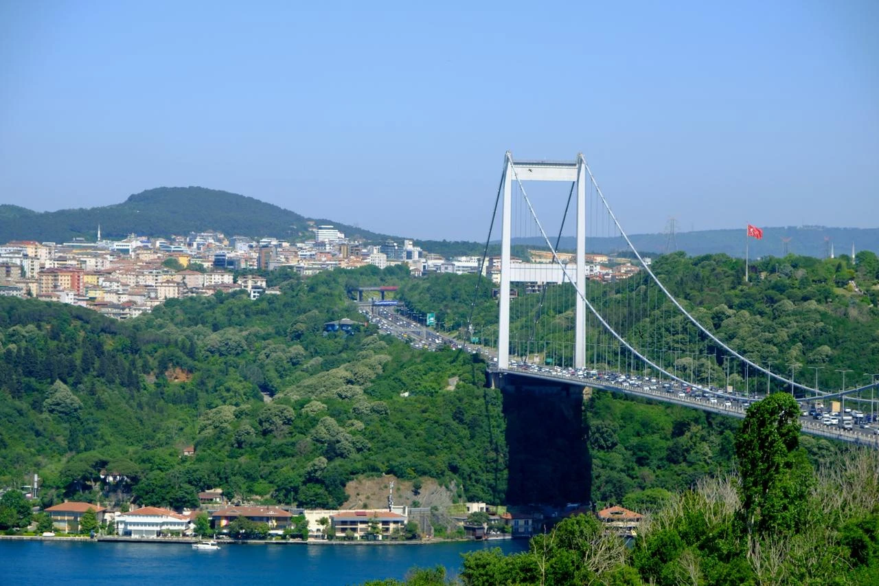 Türkiye nears Istanbul bridge tender as French Meridiam readies bid: Report