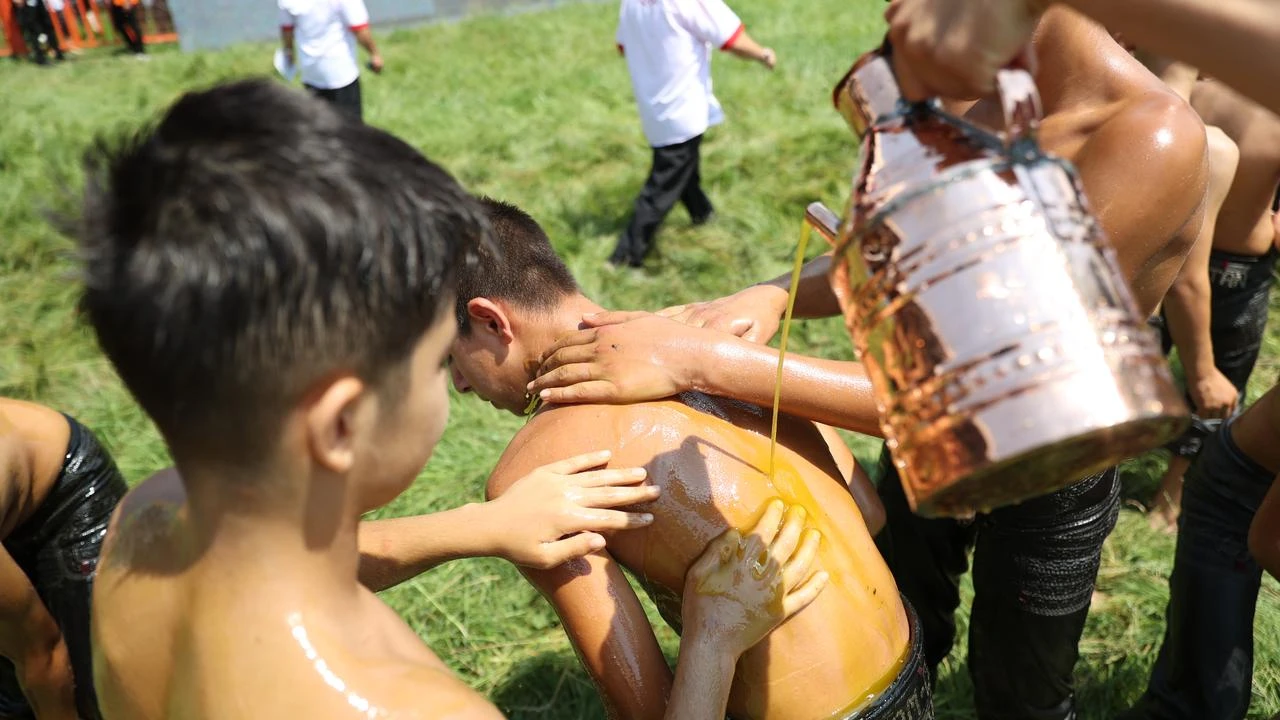 665th historic Kirkpinar Oil Wrestling Festival begins in Türkiye's Edirne