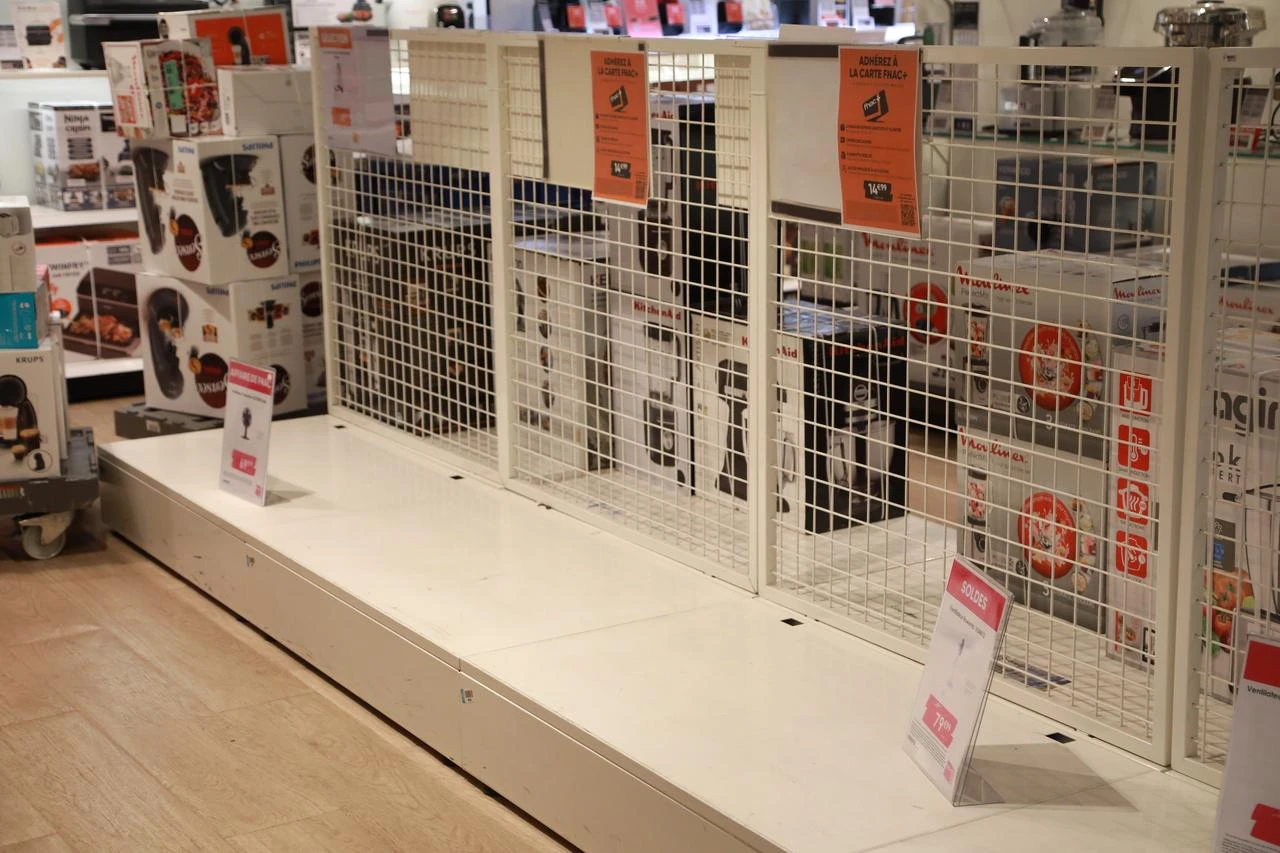 Electronics stores report increased demand for cooling appliances, with some air conditioner and fan models selling out due to the heatwave in Paris, France, June 26, 2026. (AA Photo)