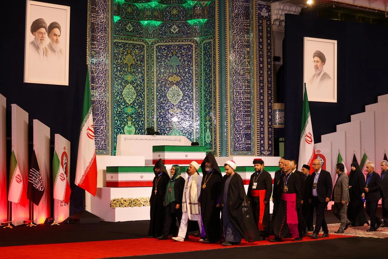 Iran mourns slain Supreme Leader Khamenei in Tehran ceremonies Image