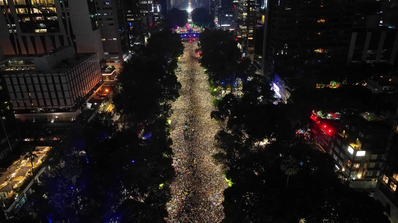 An aerial view of Mexican fans gathered along Reforma Avenue to watch the round of 32 match between Mexico and Ecuador on large screens, in Mexico City, Mexico, June 30, 2026. (AA Photo)