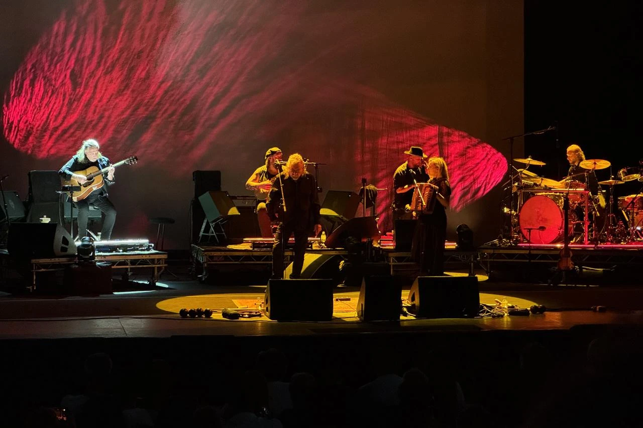 Robert Plant takes Istanbul Jazz Festival stage with Saving Grace