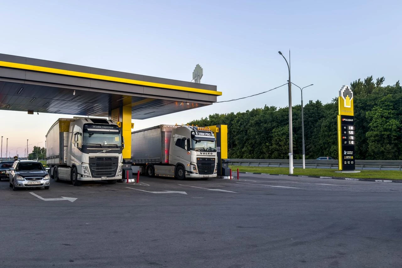 Russia's EV, hybrid car sales surge 90.7% in H1 2026 amid fuel shortages