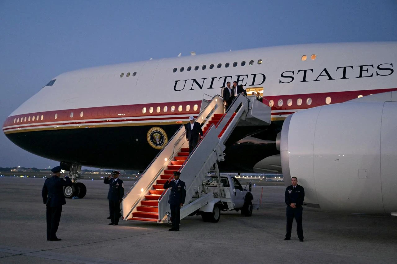 US President Donald Trump disembarks from Air Force One at Joint Base Andrews, Maryland, July 1, 2026. (AFP Photo)