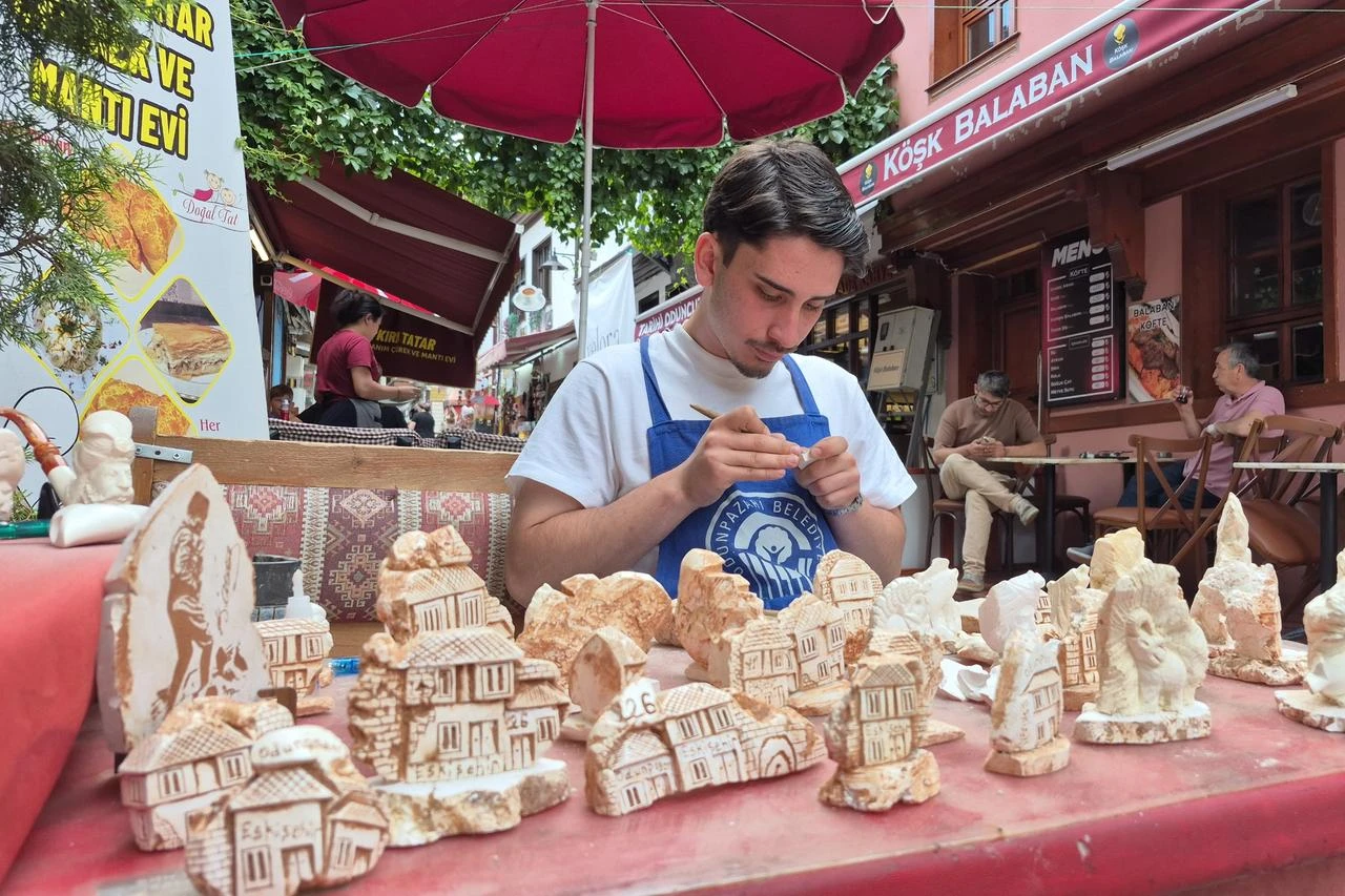 Türkiye's unique meerschaum craft faces decline as artisan numbers dwindle