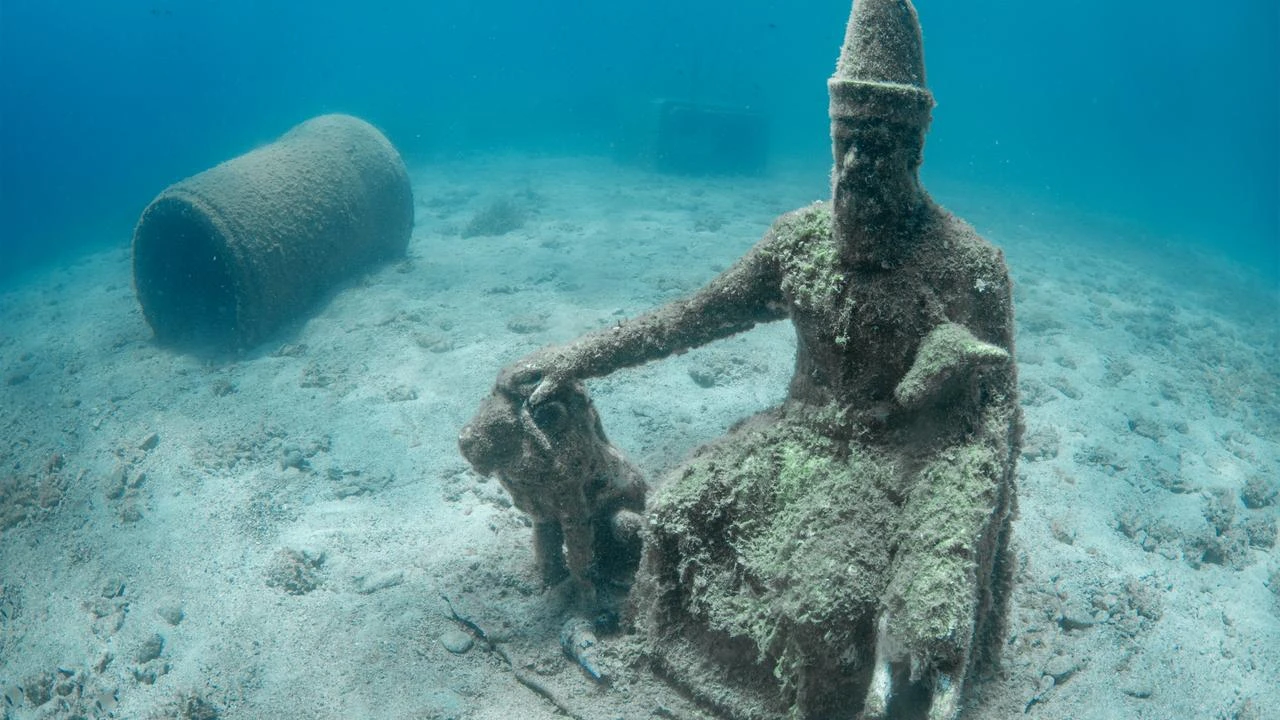 Cesme's underwater world astonishes divers year-round