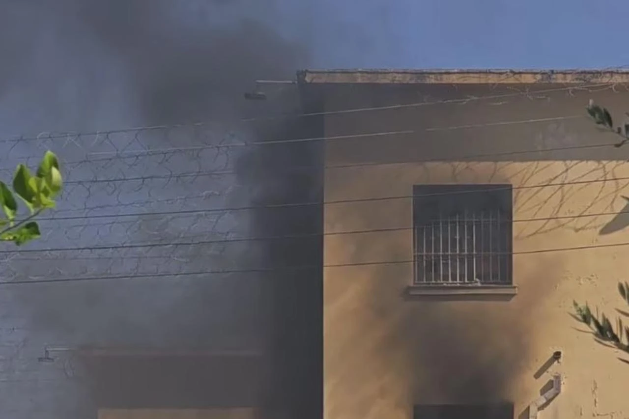 Turkish inmates reportedly set fires during prisoner transfer at Greek prison