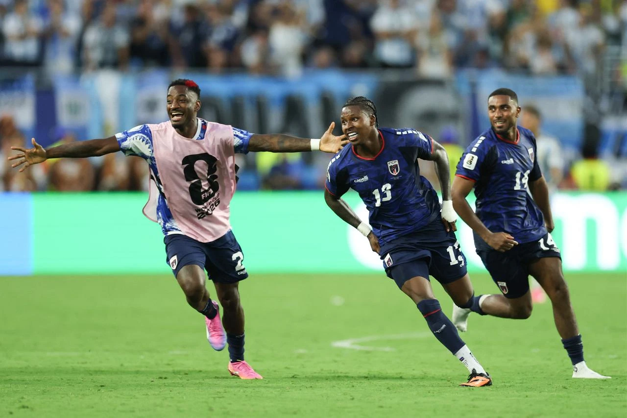 Cape Verde's defender #13 Sidney Lopes Cabral celebrates with teammates scoring his team's second goal during the 2026 World Cup round of 32 football match between Argentina and Cape Verde at the Miami Stadium in Miami Gardens, July 3, 2026. (AFP Photo)