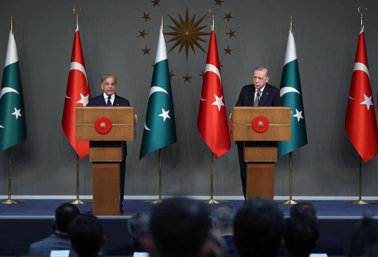 President Recep Tayyip Erdogan (R) and Pakistani Prime Minister Shehbaz Sharif (L) hold a joint press conference at the Vahdettin Mansion following their bilateral and interdelegation meetings in Istanbul, Türkiye, on July 4, 2026. ( Turkish Presidency / Handout - Anadolu Agency )