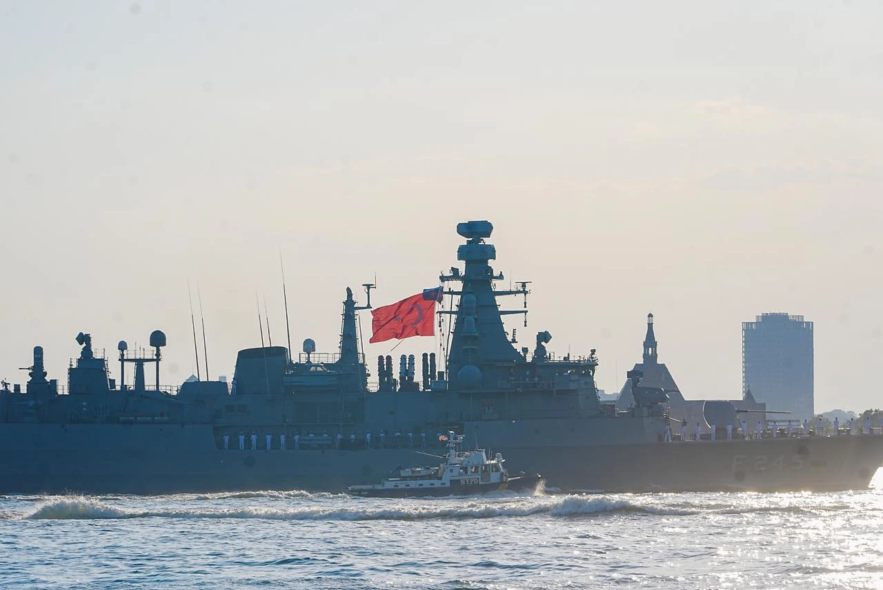 The Turkish Navy frigate TCG Orucreis arrives and anchors at the New York Harbor for celebrations organized to mark the 250th anniversary of the founding of United States, July 3, 2026. (AA Photo)