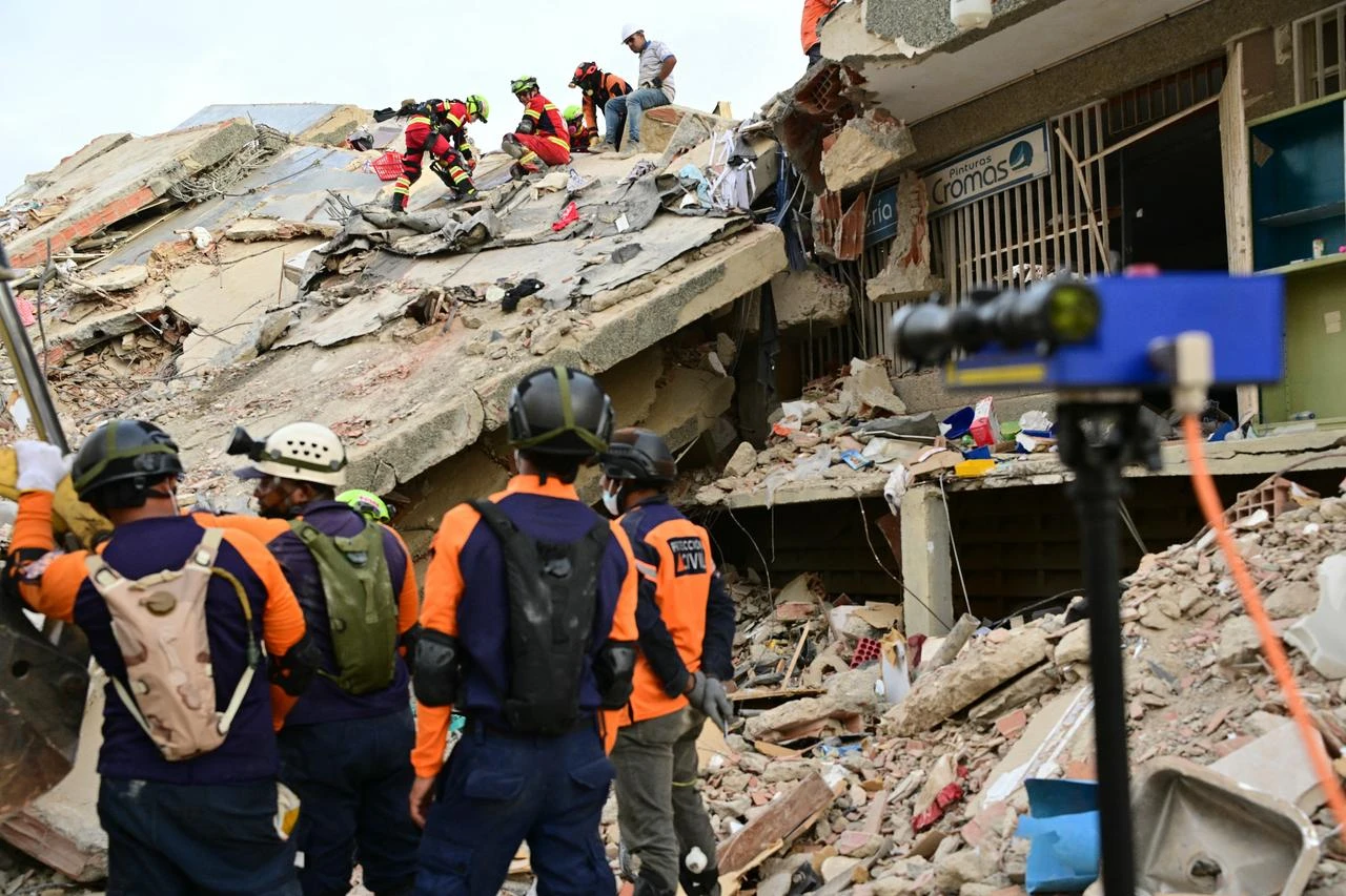 Rescue teams wind down search as Venezuela quake toll hits nearly 3,000