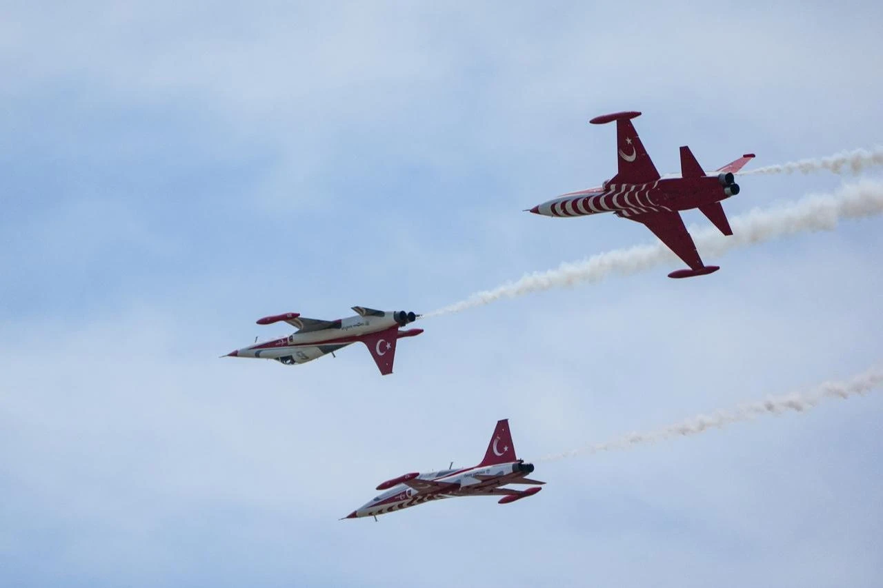 The Turkish Stars aerobatic demonstration team of the Turkish Air Force performs a rehearsal flight in Izmir, Türkiye, June 4, 2026. (AA Photo)