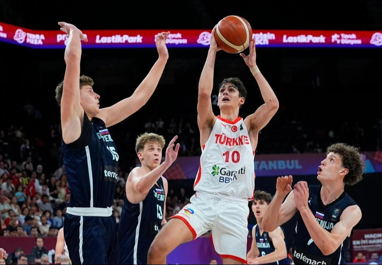 Türkiye’s Ömer Kutluay attempts a shot at the FIBA U17 match between Türkiye and Slovenia in Istanbul, Türkiye, June 28, 2026. (AA Photo)