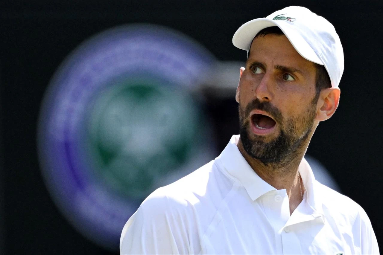 Djokovic breaks Federer's Wimbledon win record