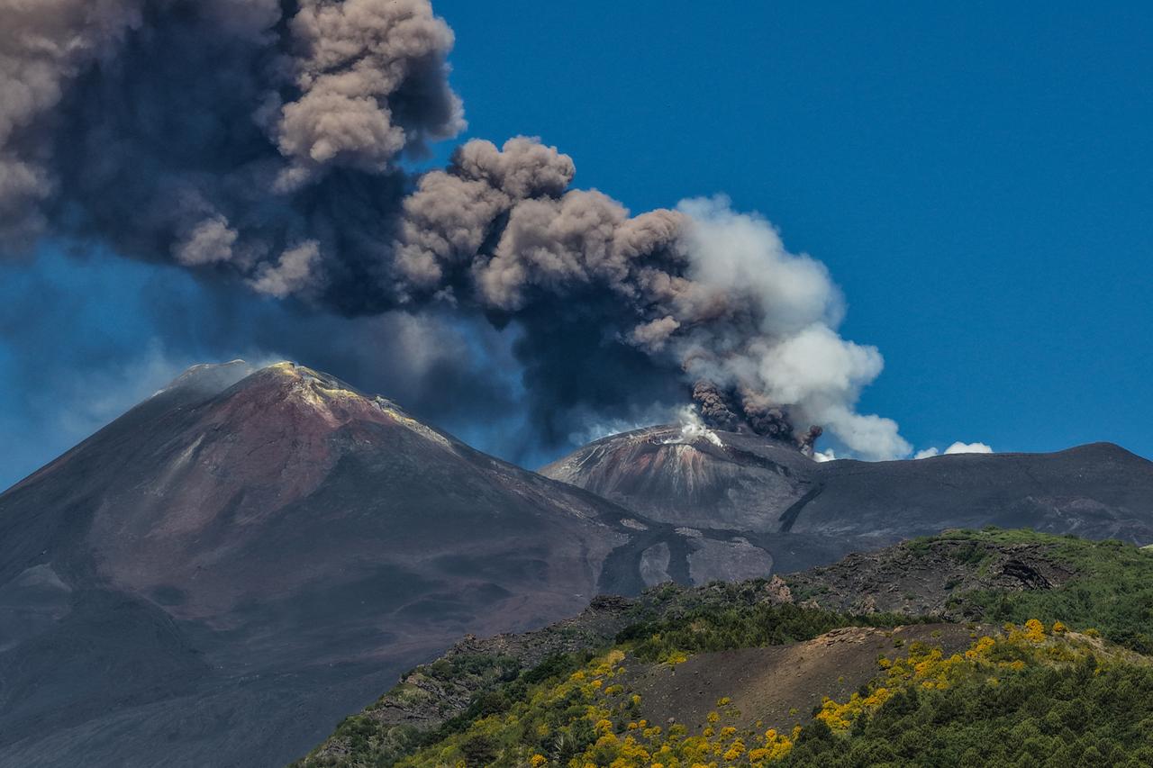 Mount Etna ash grounds flights at Sicily’s Catania airport