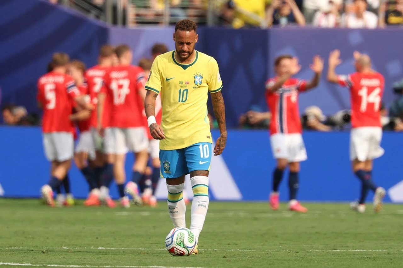 Brazil's forward #10 Neymar reacts after Norway's first goal scored by forward #09 Erling Braut Haaland (unseen) during the 2026 World Cup round of 16 football match between Brazil and Norway at the New York/New Jersey Stadium in East Rutherford on July 5, 2026. (AFP Photo)