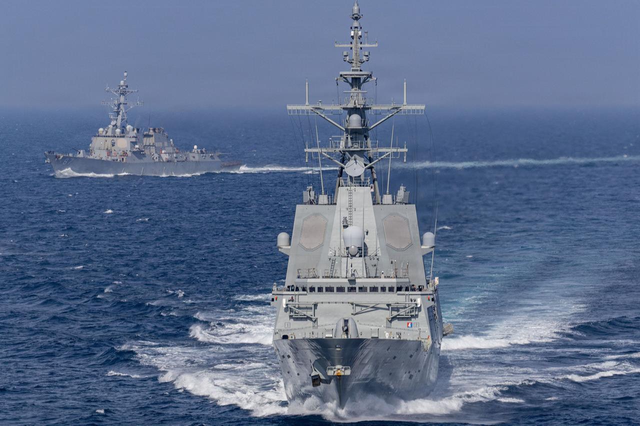 Spanish Navy Álvaro de Bazán-class frigate ESPS Blas de Lezo (F 103), front, transits the Atlantic Ocean with the Arleigh Burke-class guided-missile Destroyer USS Mason (DDG 87) Feb. 21, 2026. (Photo via U.S. Navy)