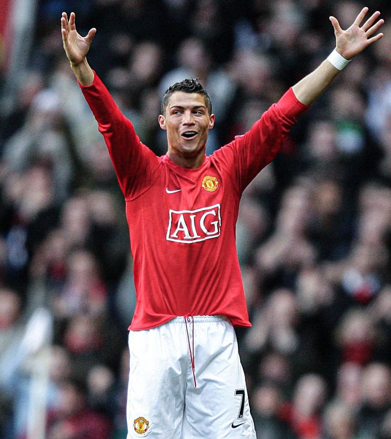 Cristiano Ronaldo scoring his 100th goal for Manchester United in a 5-0 win against Stoke City in 2008. (Photo via X/ @Squawka)