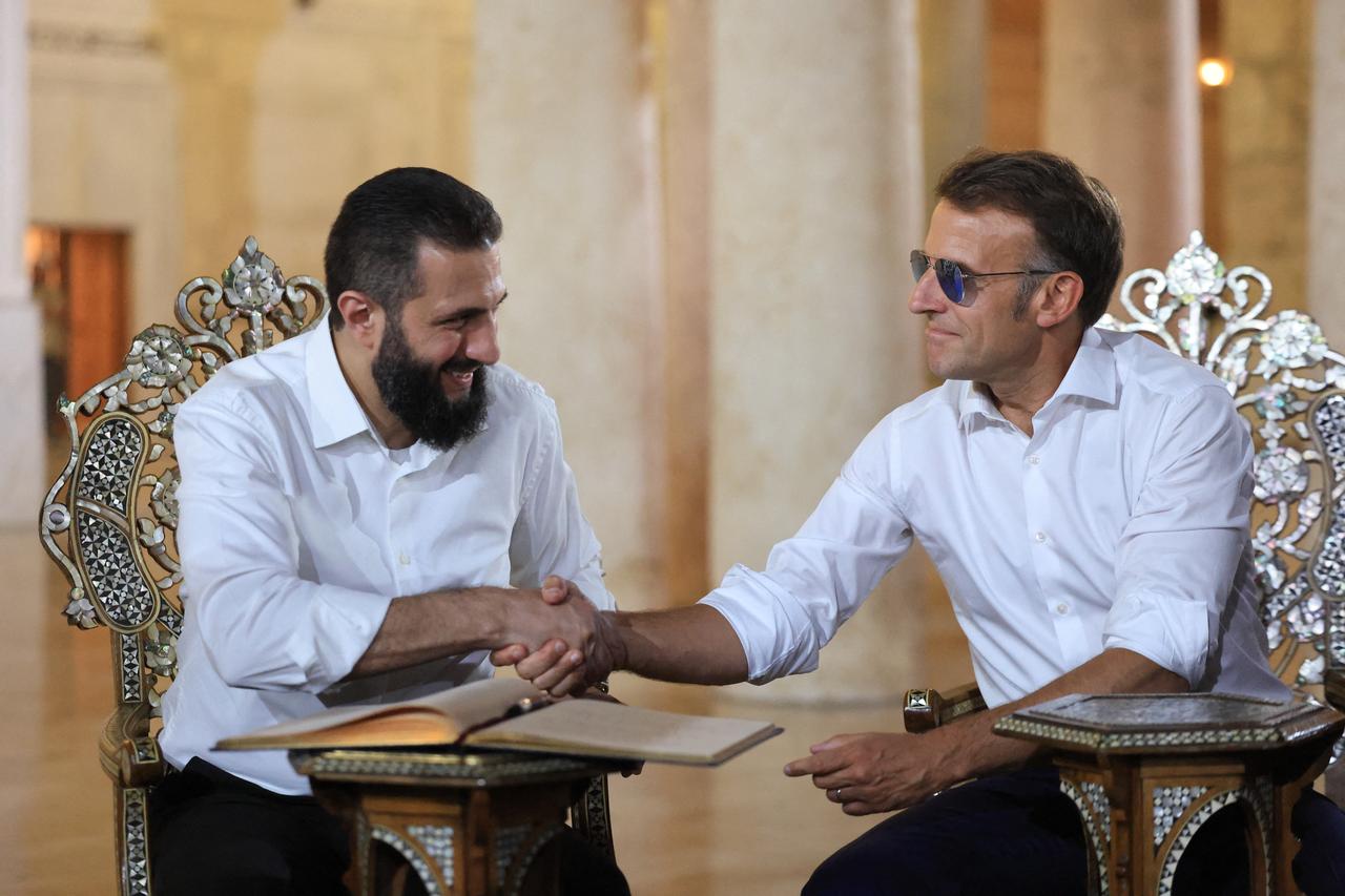 France returns 23 Syrian artifacts during Macron visit