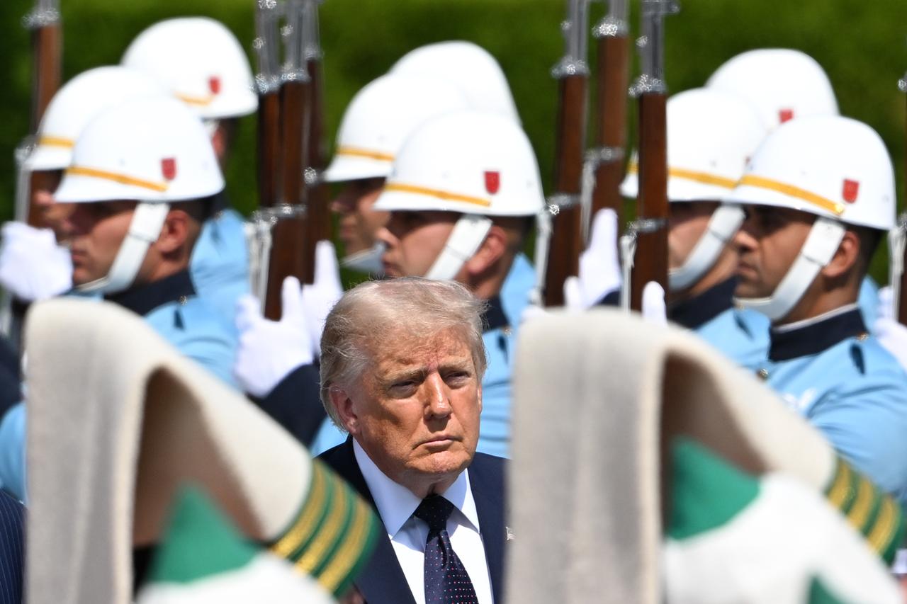 Trump tells NATO summit Greenland should belong to the United States, not Denmark Image