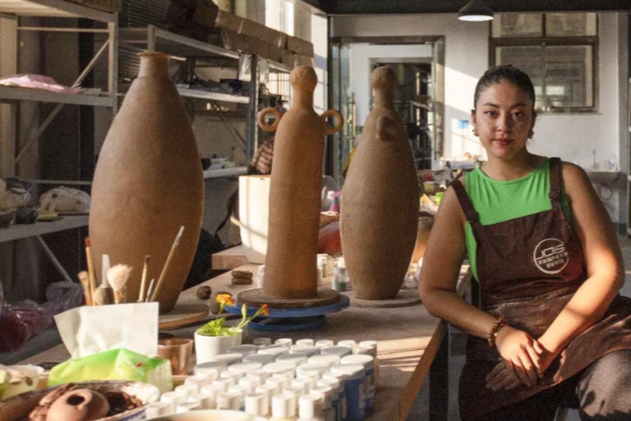 Turkish ceramicist bridges cultures in China's porcelain capital