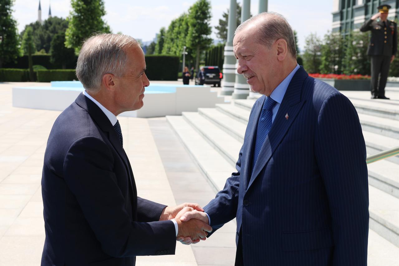 Türkiye and Canada open free trade talks at NATO summit in Ankara