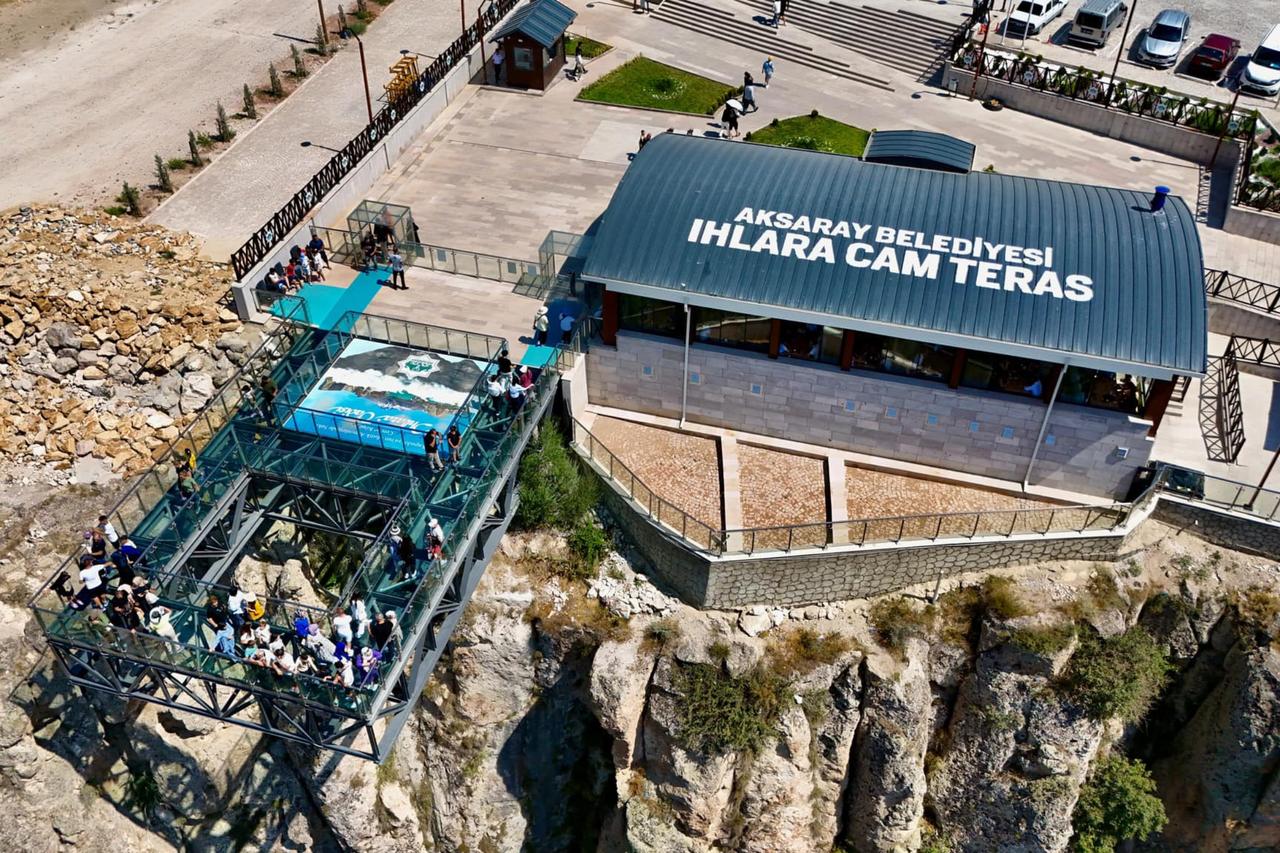 Türkiye’s Ihlara Valley glass terrace sees strong tourist turnout