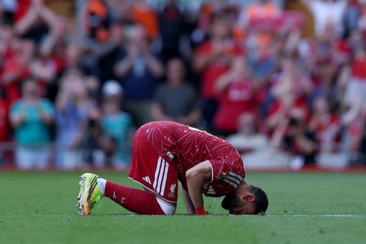 Salah celebrates goal by bowing down in prostration. (Photo via X/@FabrizioRomano)