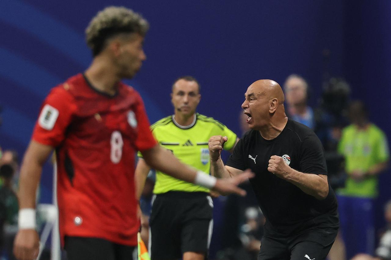 Egypt's head coach Hossam Hassan gestures during the 2026 World Cup round of 16 football match between Argentina and Egypt at Atlanta Stadium in Atlanta, July 7, 2026. (AFP Photo)
