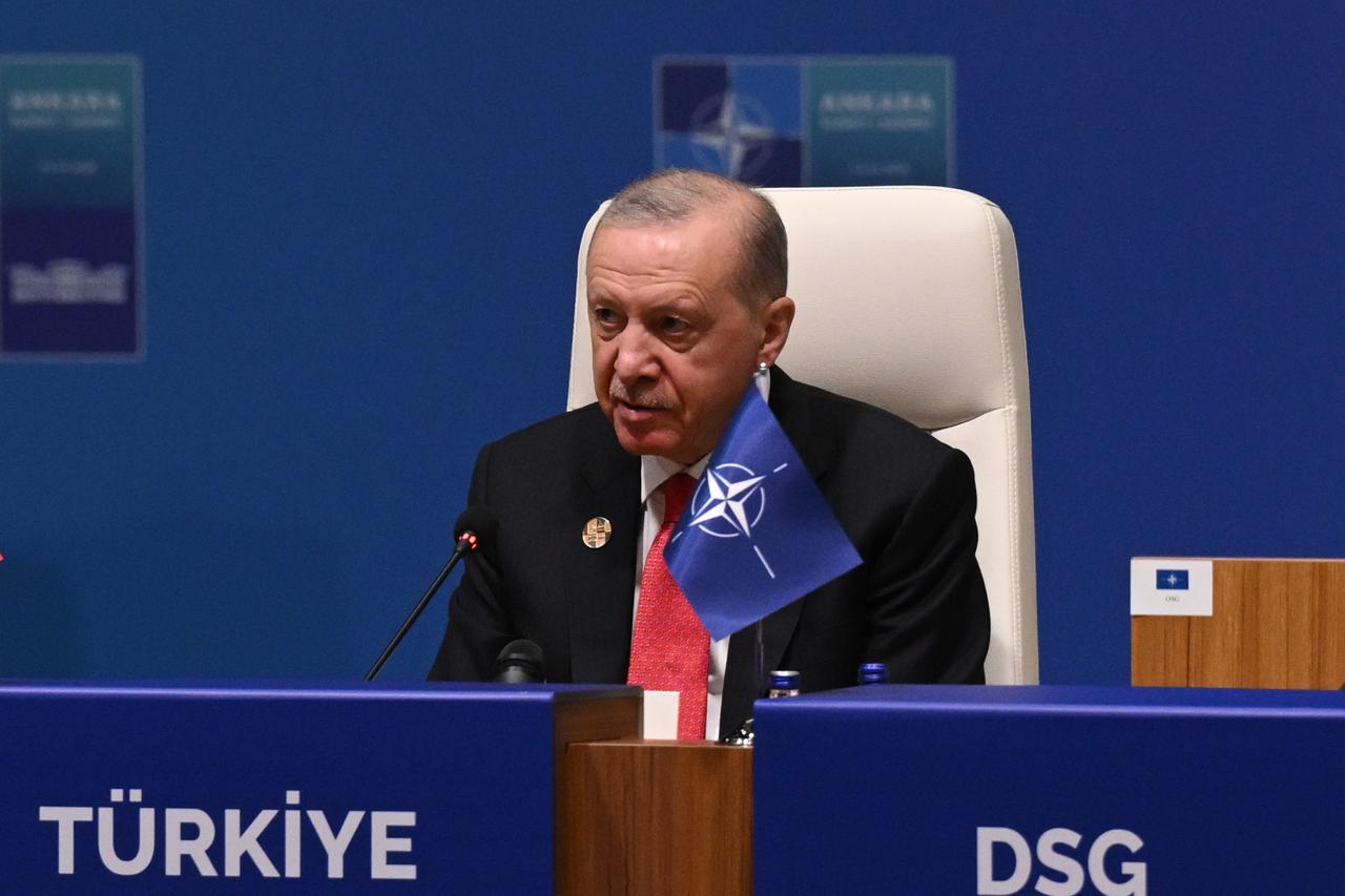 Erdogan calls for barrier-free NATO defense cooperation