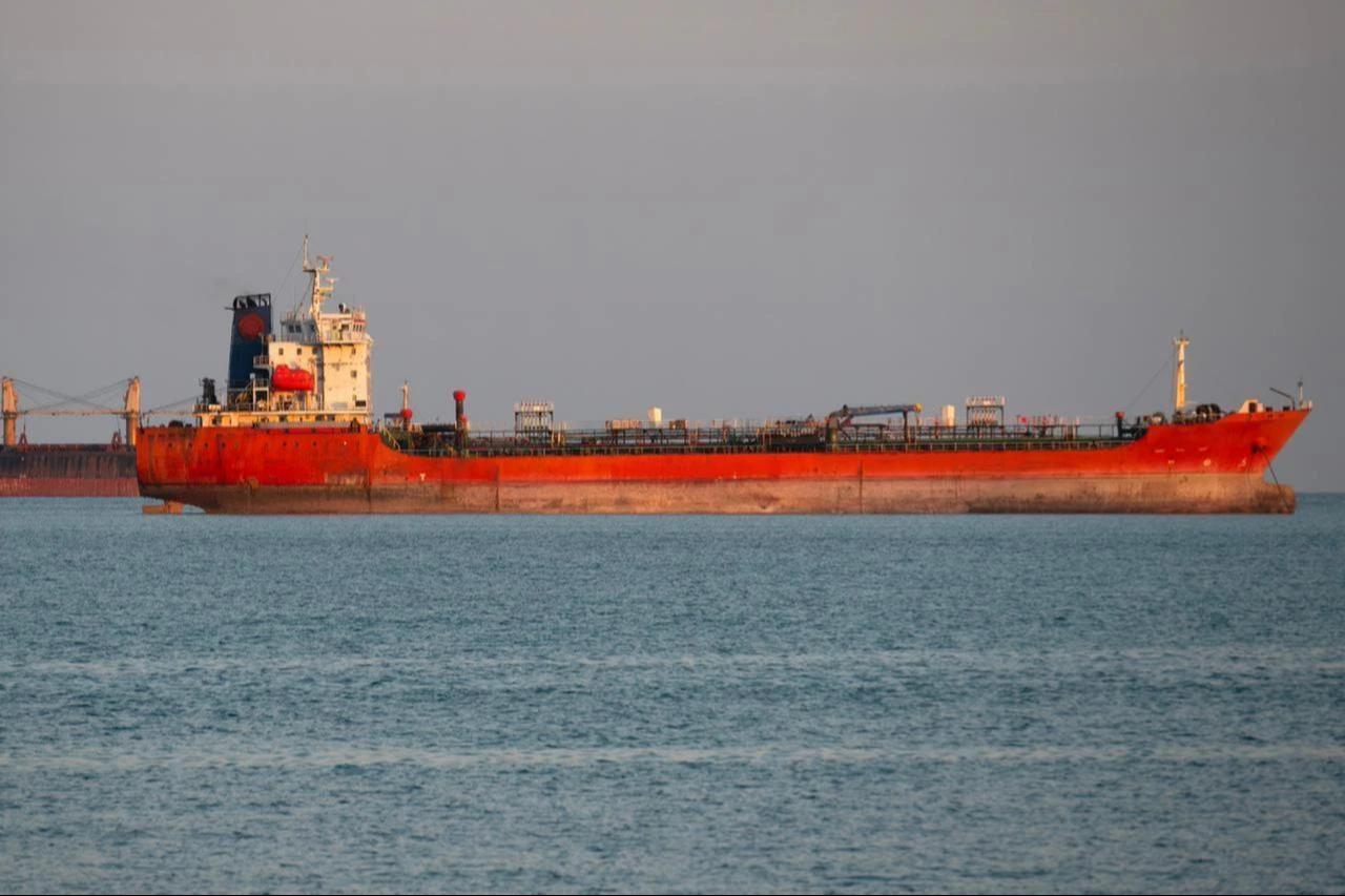 Oil tankers anchor offshore in open waters near the Strait of Hormuz. (Adobe Stock Photo)
