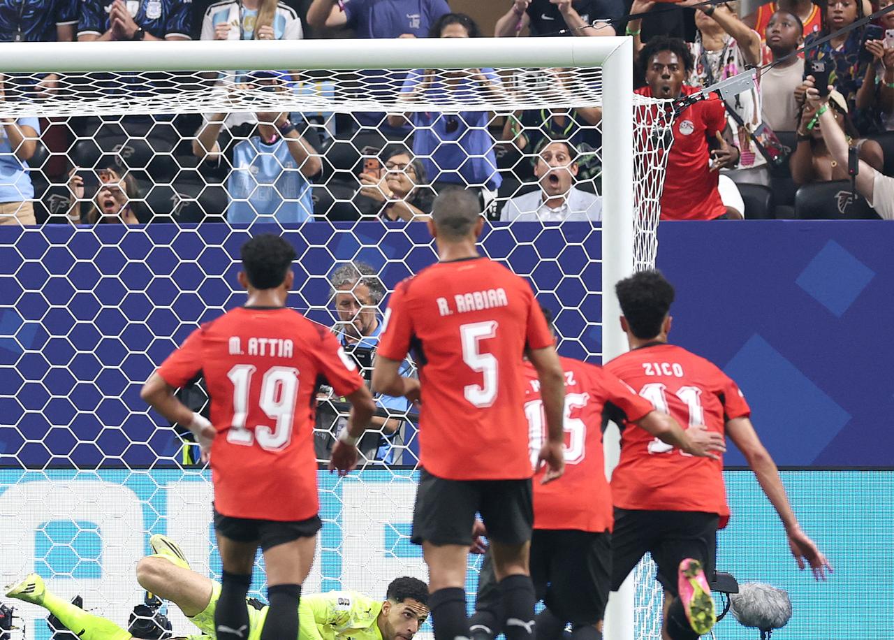 American online streamer IShowSpeed reacts as Mostafa Shoubir #23 of Egypt makes a save against a penalty by Lionel Messi #10 of Argentina at Atlanta Stadium on July 07, 2026 in Atlanta, Georgia. (AFP Photo)