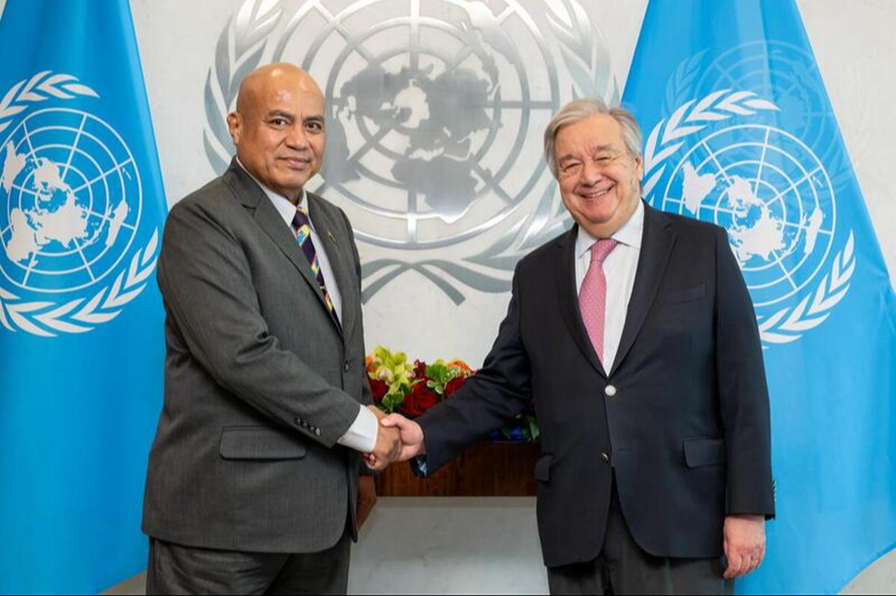 Feleti Teo, Prime Minister of Tuvalu (L) and Antonio Guterres Secretary-General of the UN (R) shake hands at U.N. headquarters. (Photo via X/@antonioguterres)