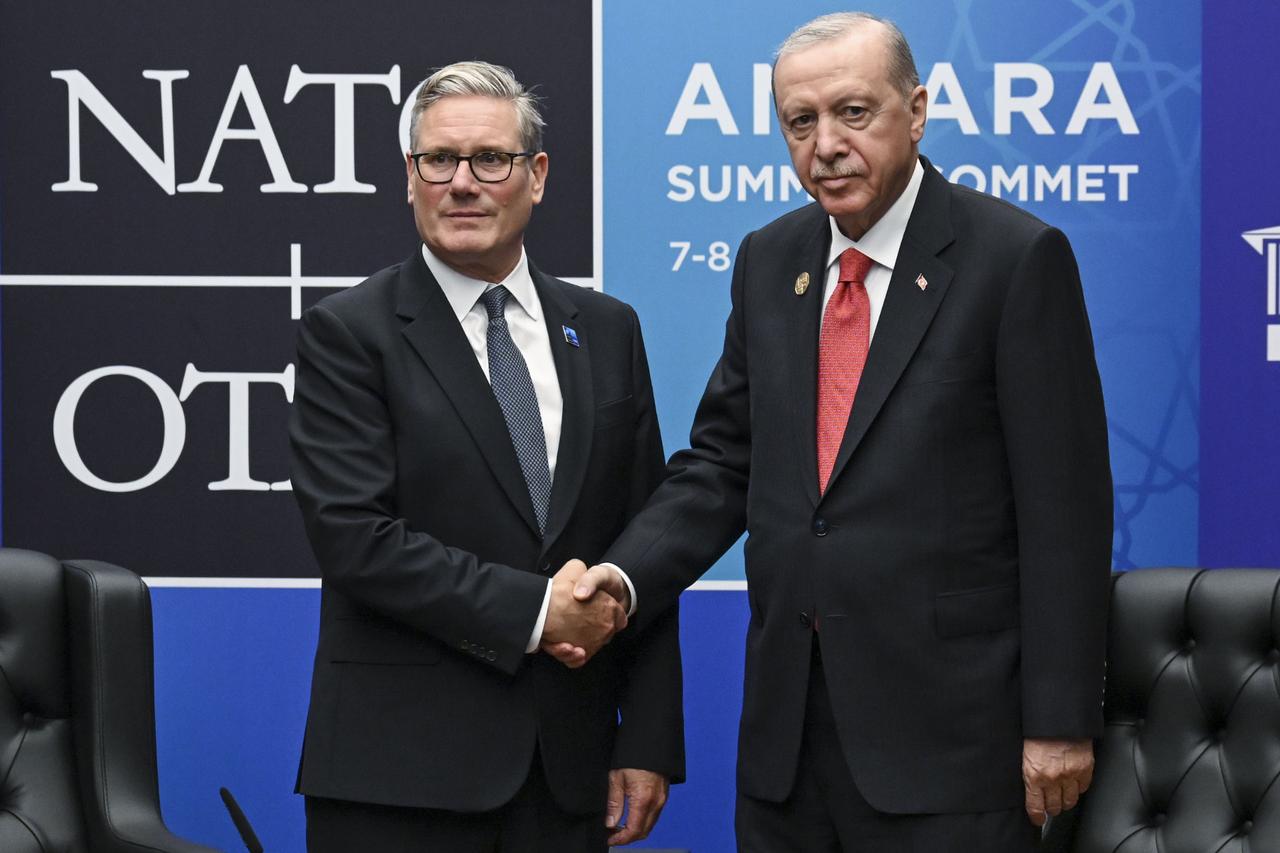 Starmer leaves Erdogan's gifted revolver in Ankara, citing UK gun laws
