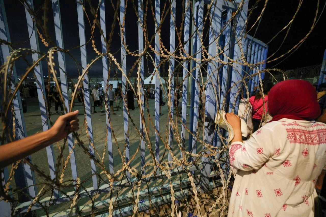 EU ministers to hold emergency talks after 60,000 migrants breach Ceuta border