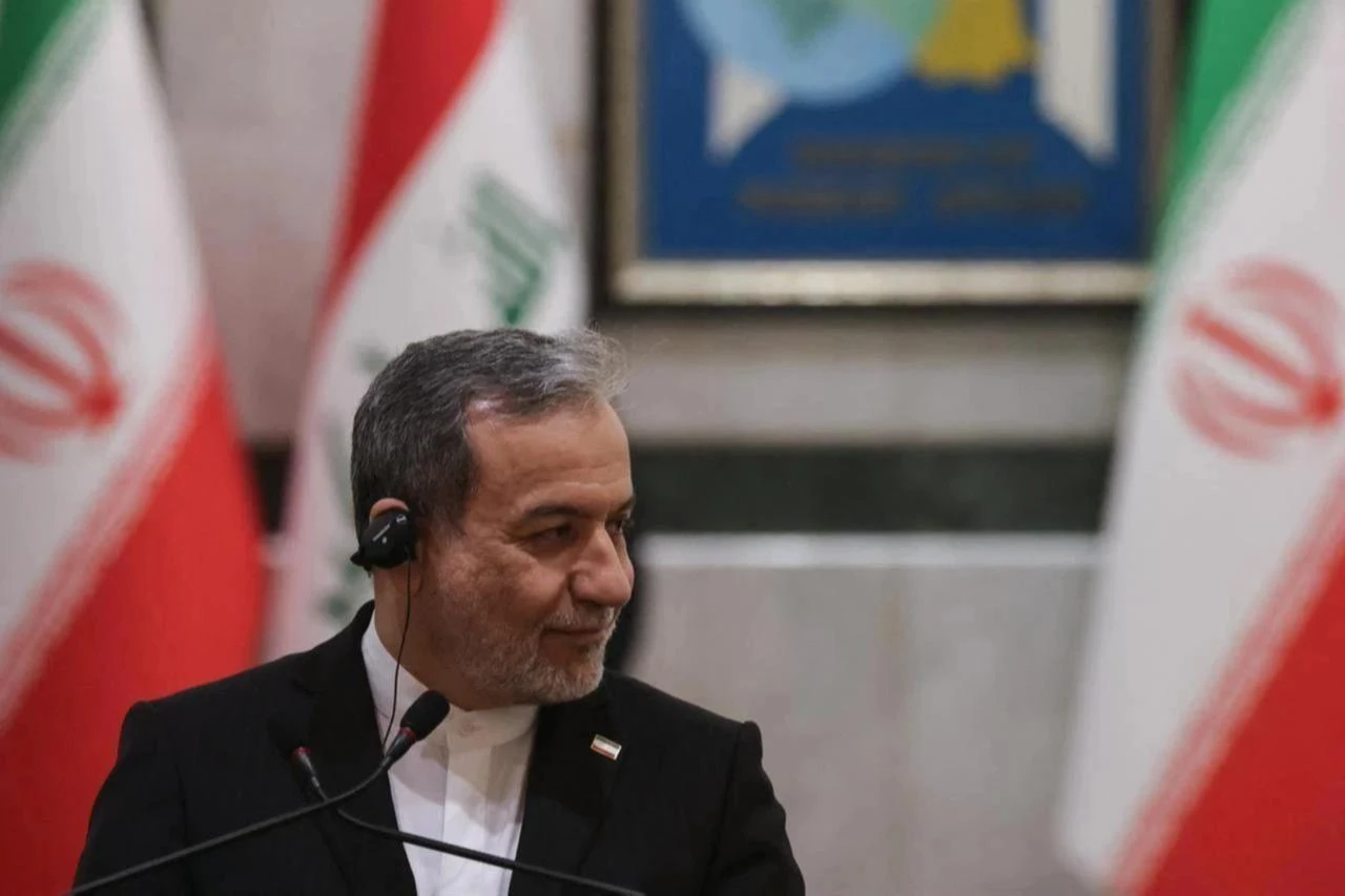 Iran warns neighbors not to aid US attacks as ceasefire collapses