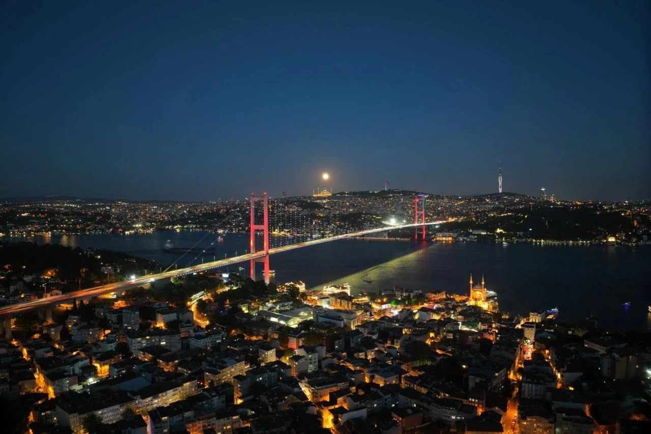 Istanbul's Bosphorus Bridge to close overnight for documentary shoot