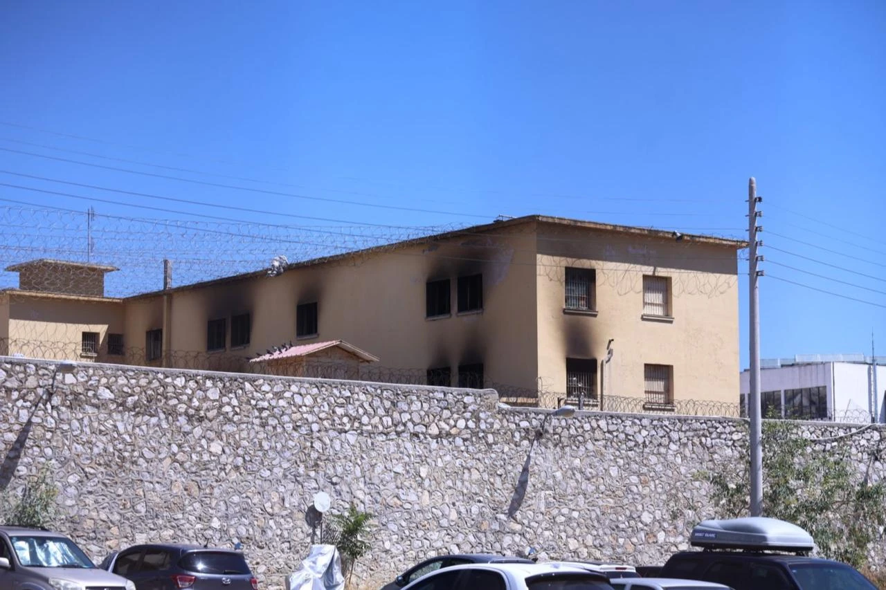 Riot erupts at Athens prison during extradition of Turkish mafia boss