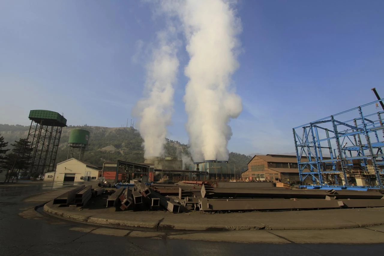 Steam rises from cooling towers at Kardemir's integrated steel plant in Karabuk, northwestern Türkiye. (Adobe Stock Photo)