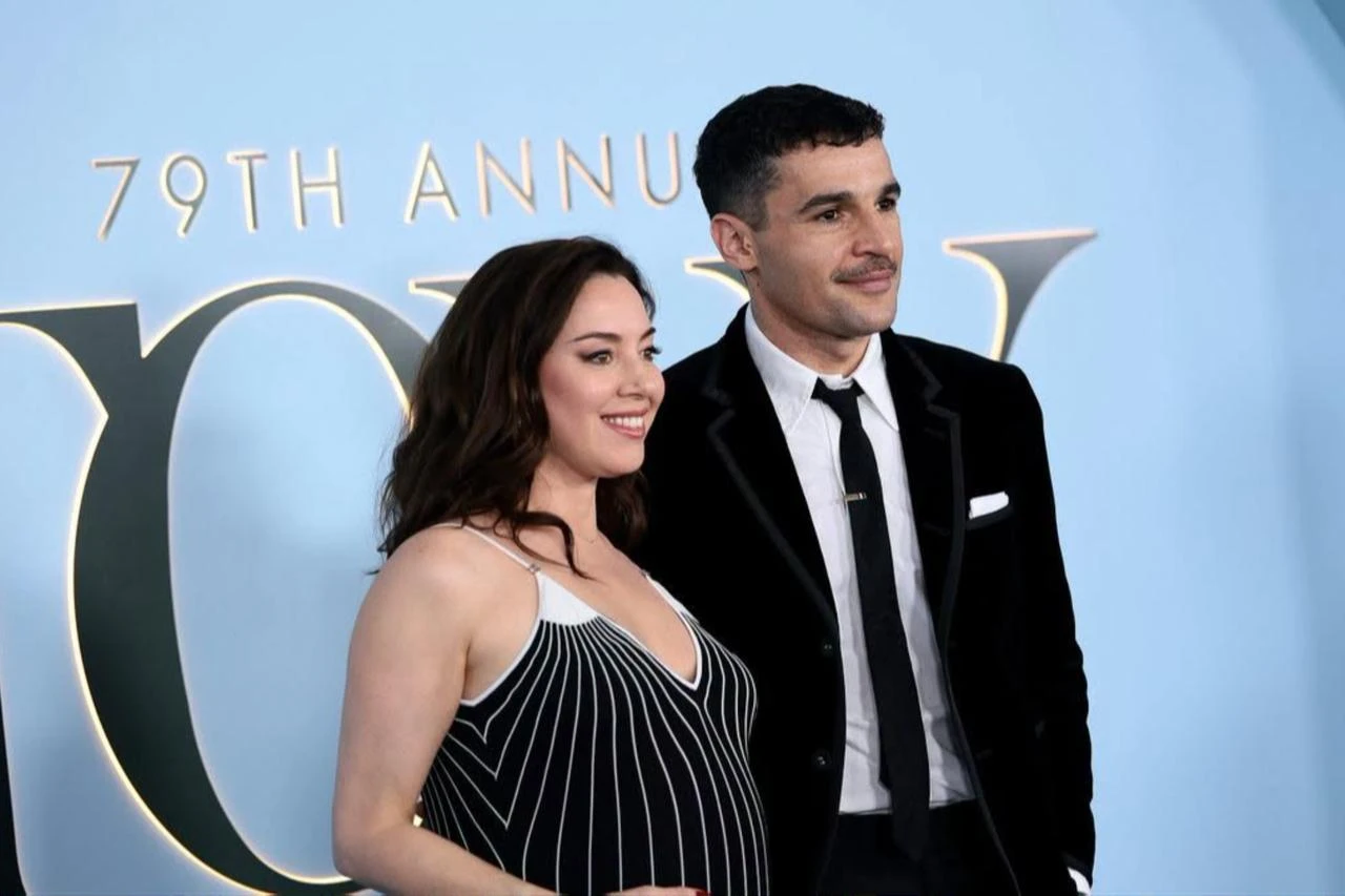 Aubrey Plaza, Christopher Abbott welcome baby daughter