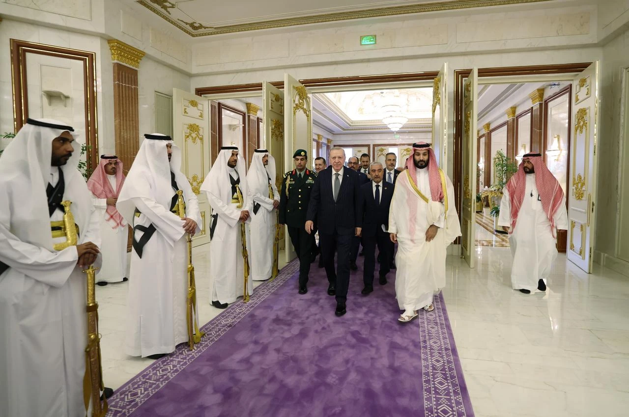 Turkish President Recep Tayyip Erdogan (3rd R) meets with Saudi Crown Prince Mohammed bin Salman (2nd R) during a working visit in Mecca, Saudi Arabia, on August 7, 2026. (AA Photo)
