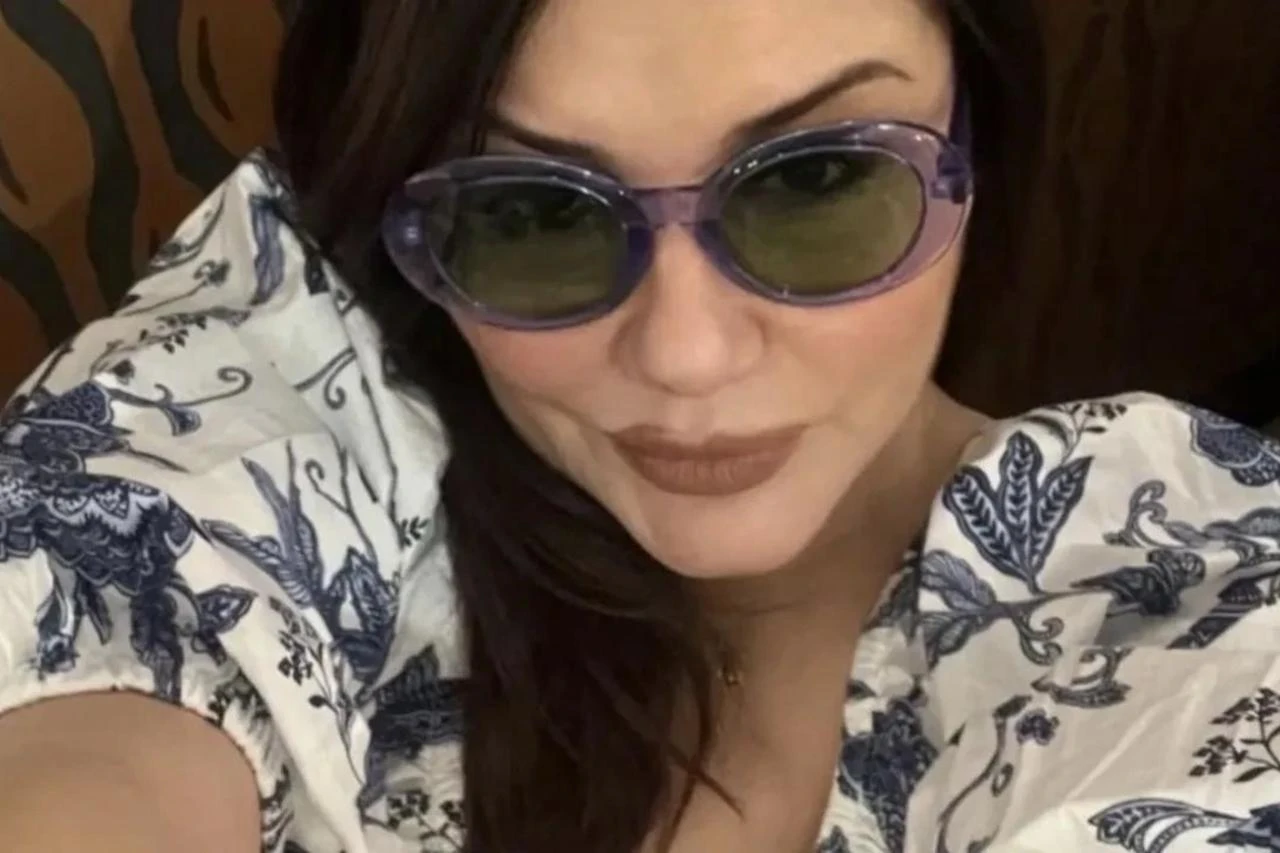 Turkish singer Deniz Seki hospitalized after balcony fall, undergoes surgery