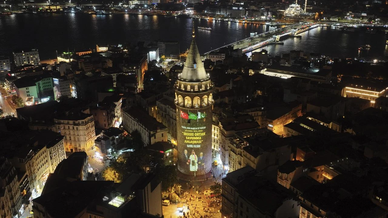 Türkiye lights up landmarks to mark the Mecca Joint Defense Agreement