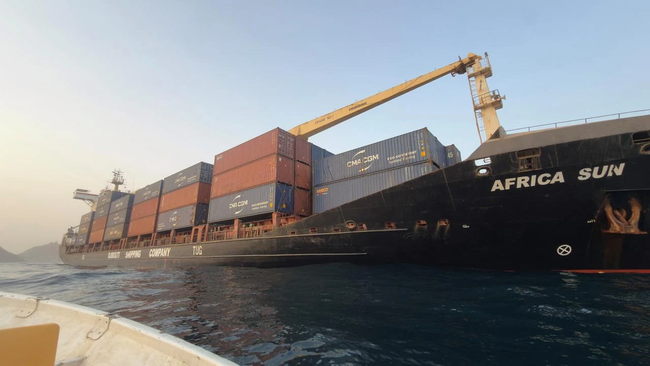 A container ship is seen anchored near the Strait of Bab al-Mandeb off Yemen's coast in the Gulf of Aden on August 6, 2026. (AFP Photo)