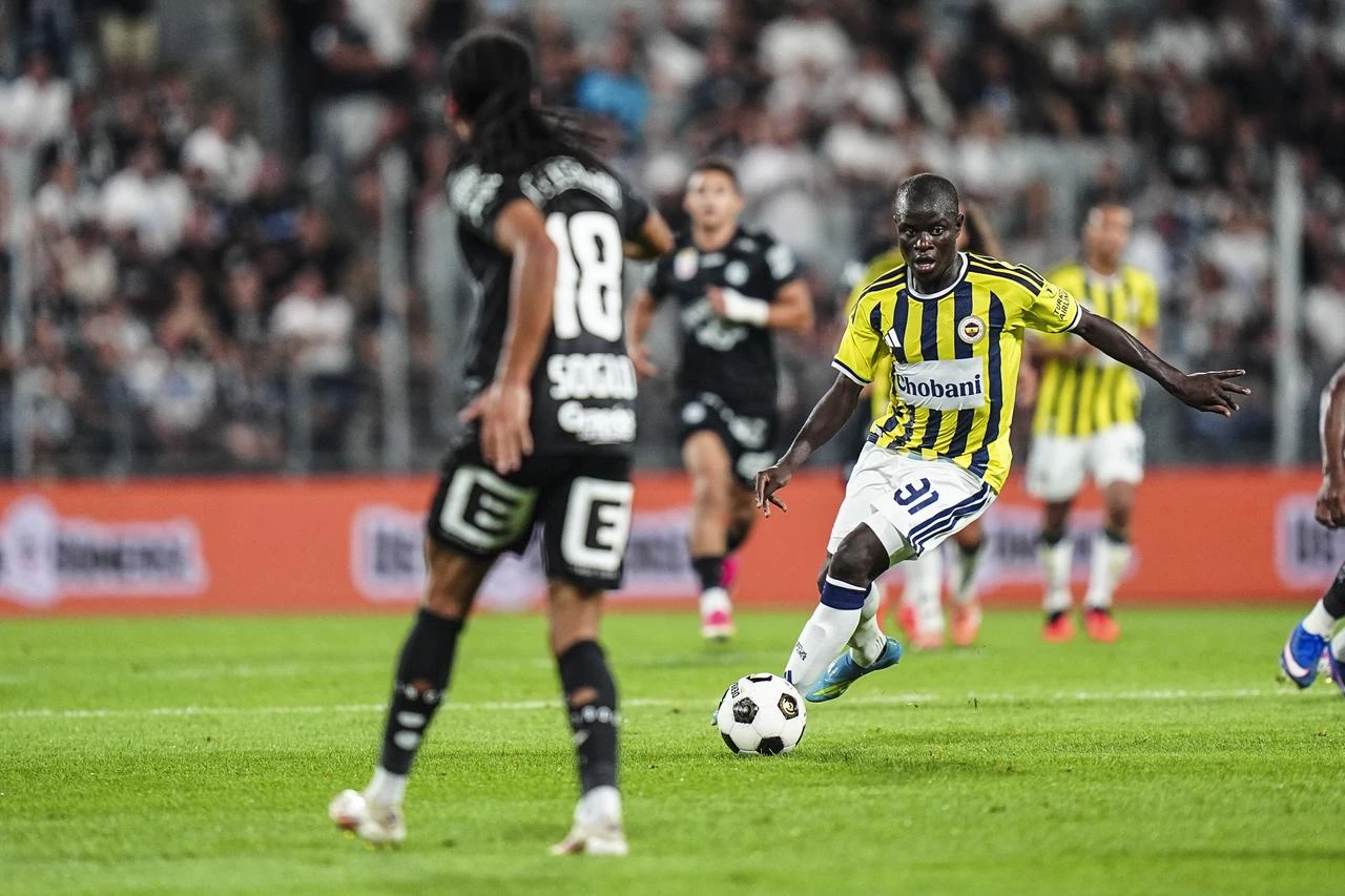 Fenerbahce books play-off spot with 1-0 win in Graz