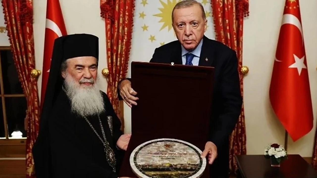 President Recep Tayyip Erdogan received the Greek Orthodox Patriarch of Jerusalem, Theophilos Giannopoulos, and his accompanying delegation in Istanbul in September 2025. (AA Photo)