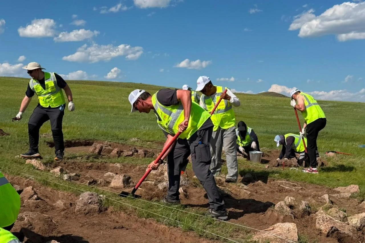 Well-preserved female skeleton found in Hun burial site in Mongolia  