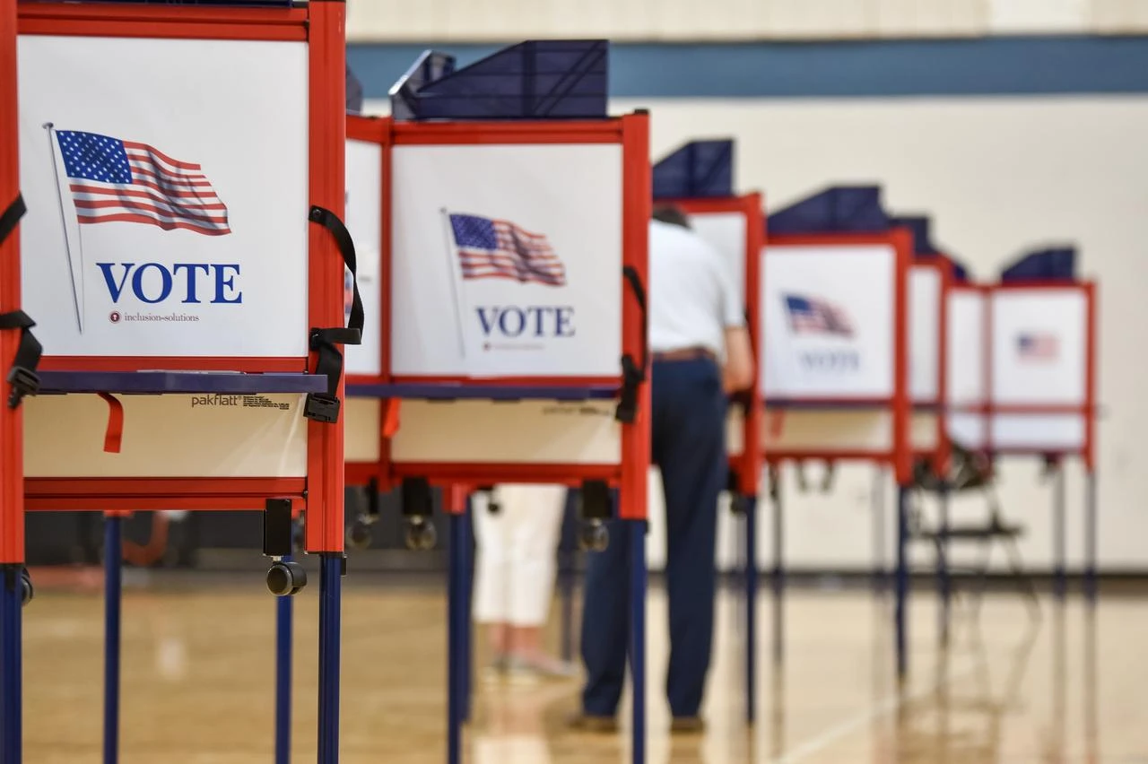 Oakland County voters cast their ballots in the 2026 Michigan primary election at Royal Oak High School in Royal Oak, Michigan, United States on August 4, 2026. (AA Photo)