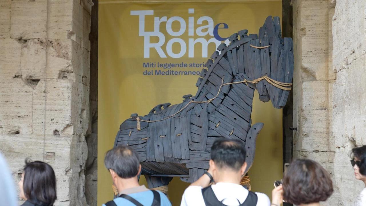 The Trojan Horse installation draws visitors at the “Troy and Rome” exhibition at the Colosseum Archaeological Park in Rome, Italy, June 11, 2026. (Photo via Turkish Culture and Tourism Ministry)