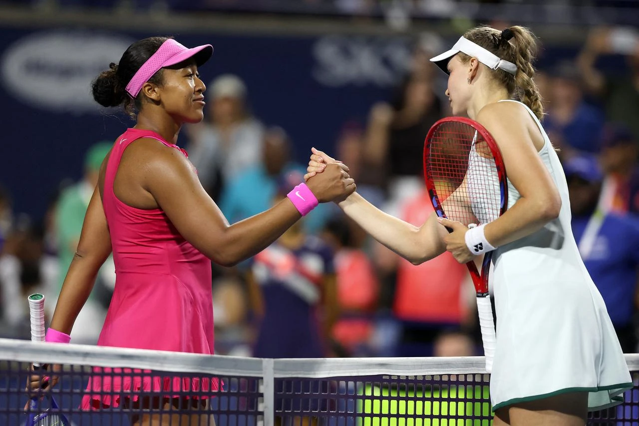 Naomi Osaka of Japan congratulates Elena Rybakina during the quarterfinals of the National Bank Open at Sobeys Stadium on August 11, 2026, in Toronto, Ontario. (AFP Photo)